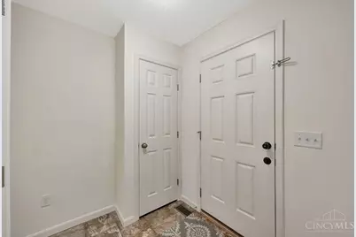 723 Grande Oaks Drive, Hamilton Township, OH 45152 - Photo 2