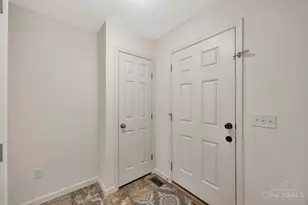 723 Grande Oaks Dr, Hamilton Township, OH 45152 - Photo 2