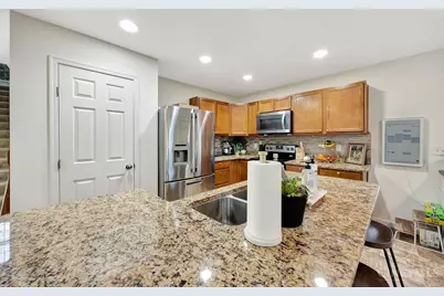 723 Grande Oaks Drive, Hamilton Township, OH 45152 - Photo 10