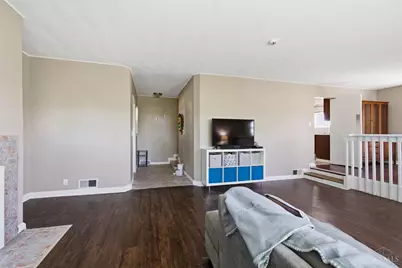 2400 Homestead Place, Cincinnati, OH 45211 - Photo 8