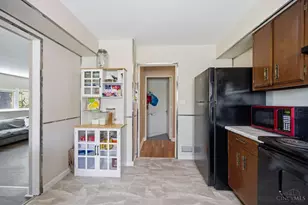 2400 Homestead Pl, Cincinnati, OH 45211 - Photo 16