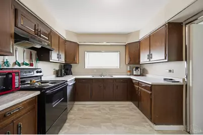 2400 Homestead Place, Cincinnati, OH 45211 - Photo 14