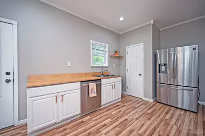 3977 Delmar Avenue, Cheviot, OH 45211 - Photo 16