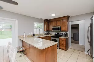 8074 Eastdale Dr, Anderson Township, OH 45255 - Photo 14