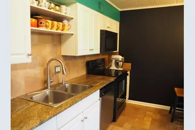 880 Rue De La Paix #A5, Cincinnati, OH 45220 - Photo 16