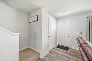 109 Sunrise Ln, New Richmond, OH 45157 - Photo 4