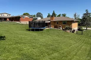 3897 Robinhill Dr, Green Township, OH 45211 - Photo 6