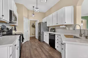 7765 Skyview Cir, Green Township, OH 45248 - Photo 12