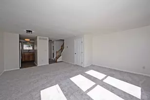 1055 Stratford Ct, Loveland, OH 45140 - Photo 14