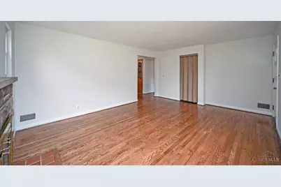 178 E Crest Drive, Reading, OH 45215 - Photo 8