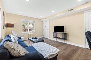 2137 Highland Ave, Cincinnati, OH 45219 - Photo 10