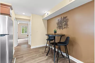 2137 Highland Avenue, Cincinnati, OH 45219 - Photo 26