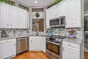 5953 Castlewood Crossing, Miami Township, OH 45150 - Photo 14