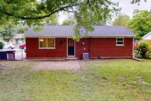 1884 Sevenhills Dr, Springfield Township, OH 45240 - Photo 16