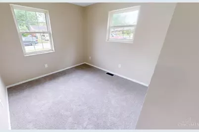 1884 Sevenhills Dr, Springfield Township, OH 45240 - Photo 12
