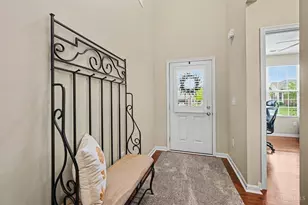 381 Turtle Creek Dr, Loveland, OH 45140 - Photo 2