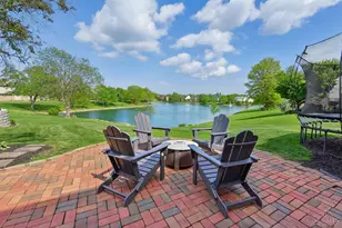 996 Paxton Lake Dr, Miami Township, OH 45140 - Photo 2