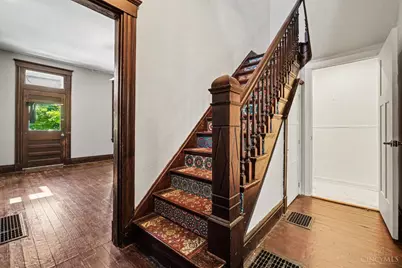 2200 W Clifton Avenue, Cincinnati, OH 45219 - Photo 6
