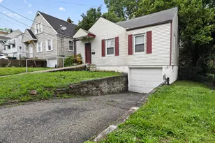 1866 Ashbrook Dr, Cincinnati, OH 45238 - Photo 4