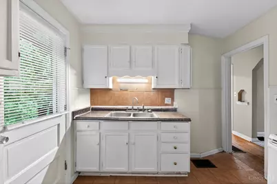 1866 Ashbrook Drive, Cincinnati, OH 45238 - Photo 14