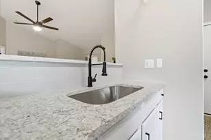 199 Saddle Creek Ln, Hamilton Township, OH 45039 - Photo 16