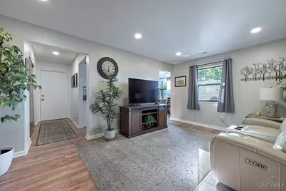 3163 Roesch Boulevard #6, Fairfield, OH 45014 - Photo 2