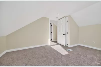 5590 Surrey Avenue, Green Township, OH 45248 - Photo 24