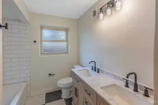 6481 Devonwood Dr, Cincinnati, OH 45224 - Photo 10