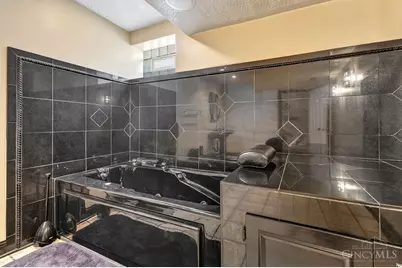 1210 Dixie Court, Cincinnati, OH 45215 - Photo 40
