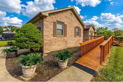 1210 Dixie Court, Cincinnati, OH 45215 - Photo 4