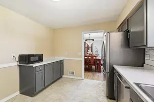9125 Millcliff Dr, Springfield Township, OH 45231 - Photo 14