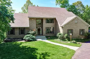 7587 Lake Water Dr, Montgomery, OH 45242 - Photo 2