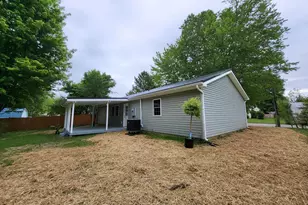 108 Lee Ann Ct, Blanchester, OH 45107 - Photo 2