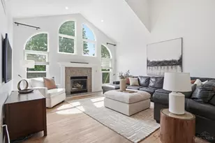 8810 Charleston Hill Ct, Deerfield Township, OH 45040 - Photo 12