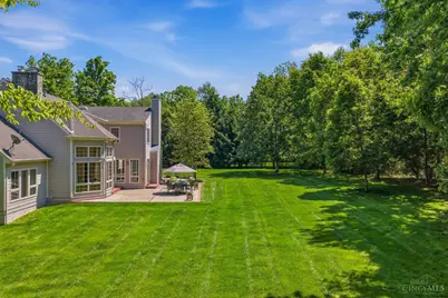 6155 Hunters Trail, Indian Hill, OH 45243 - Photo 4