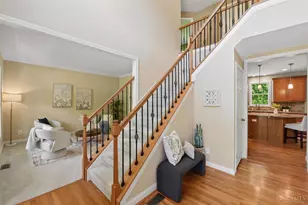 331 Eastbury Dr, Loveland, OH 45140 - Photo 2