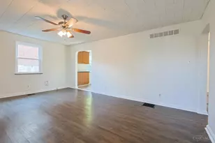 221 E Mechanic St, Reading, OH 45215 - Photo 8