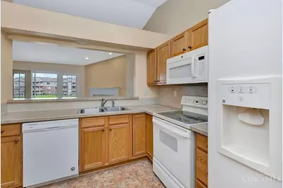 5570 Harbourwatch Way #203, Mason, OH 45040 - Photo 8