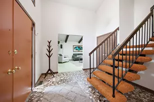 2056 Persimmon Ct, Springfield Township, OH 45231 - Photo 6