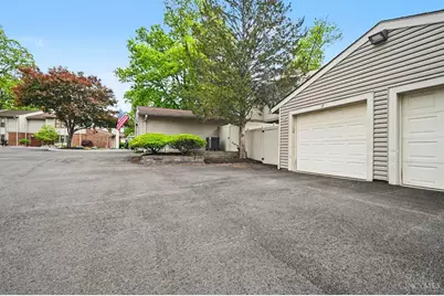 17 Woodview Court, Cincinnati, OH 45246 - Photo 4