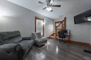 215 Monroe St, Middletown, OH 45042 - Photo 2