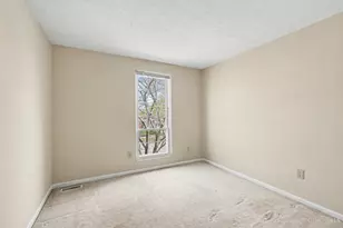 8081 Hetz Dr, Sycamore Township, OH 45242 - Photo 12