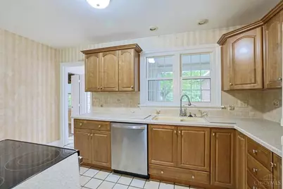 8853 Hollyhock Drive, Cincinnati, OH 45231 - Photo 16