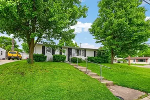 70 Suncrest Dr, Lebanon, OH 45036 - Photo 2