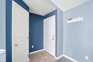 811 S Meadow Cir, Springfield Township, OH 45231 - Photo 4