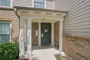 811 S Meadow Cir, Springfield Township, OH 45231 - Photo 2