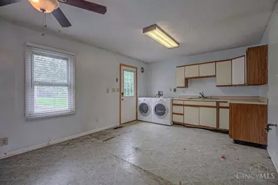1050 Garnoa Drive, Springfield Township, OH 45231 - Photo 6