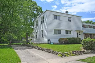 27 Andover Rd, Green Hills, OH 45218 - Photo 1