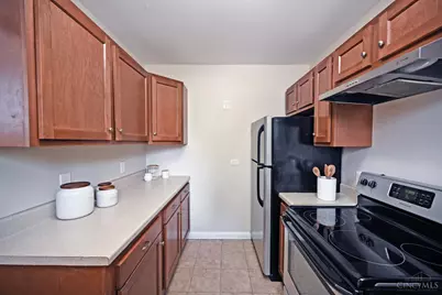 27 Andover Road, Green Hills, OH 45218 - Photo 4
