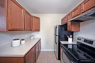 27 Andover Rd, Green Hills, OH 45218 - Photo 4